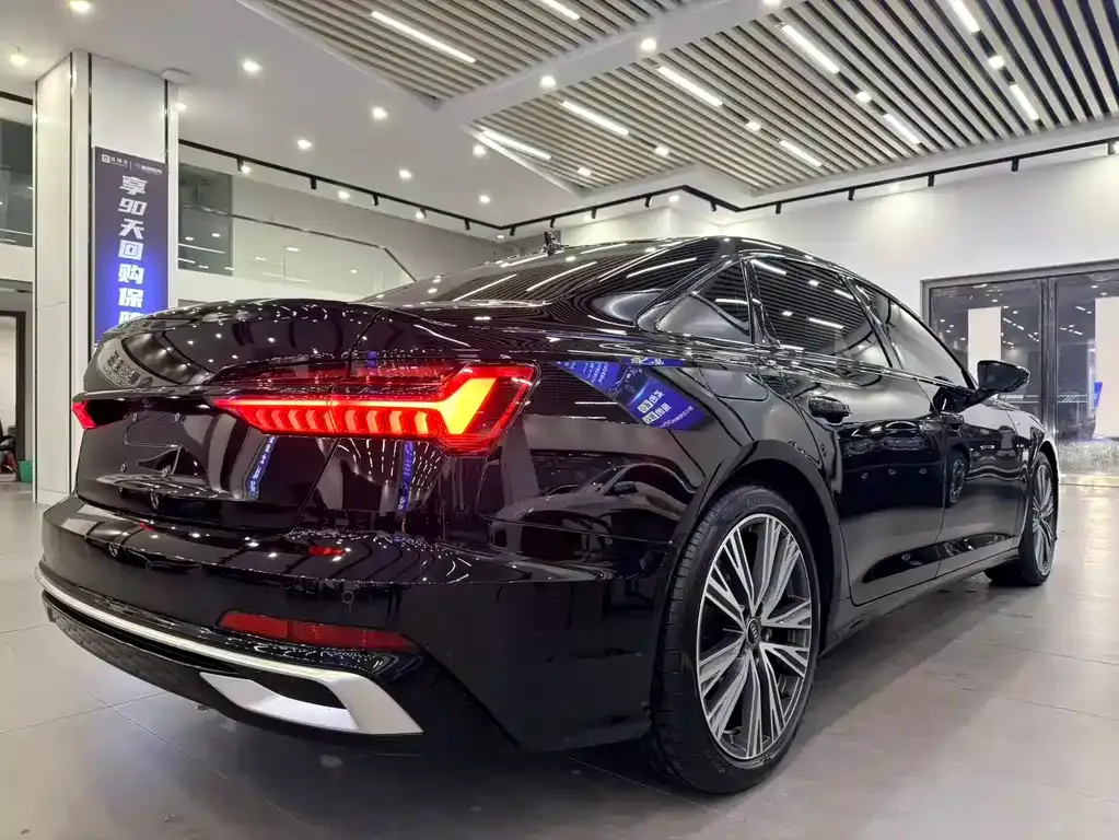 Audi A6L — фото 2