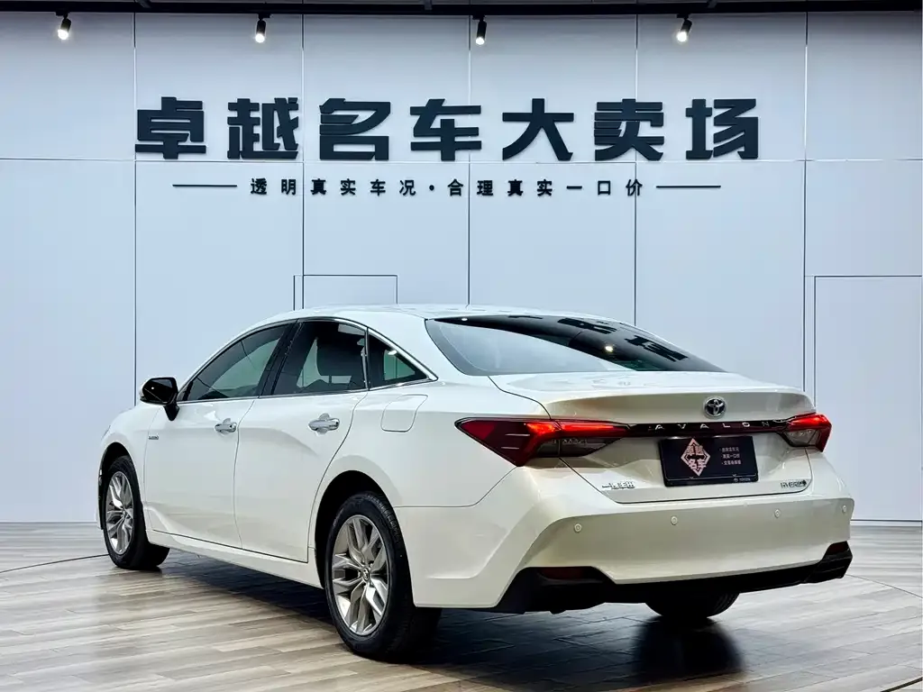 Toyota Avalon — фото 10