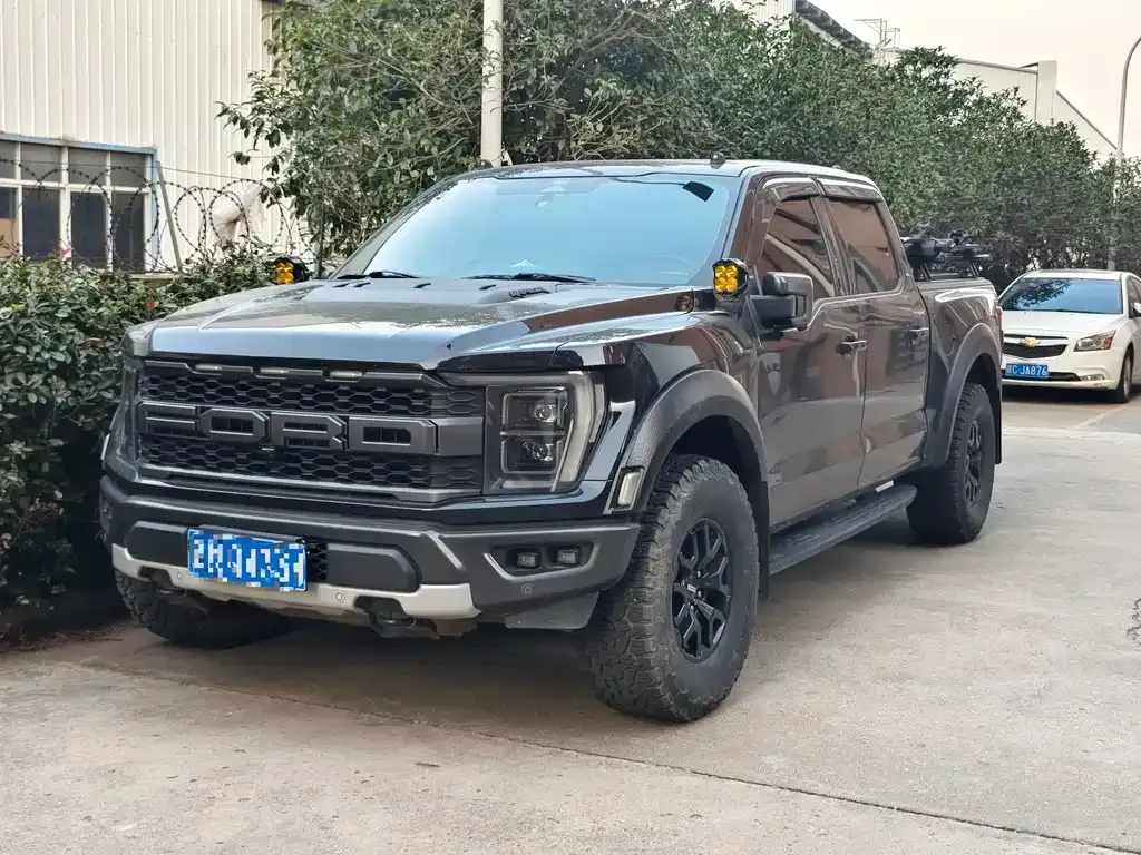 Ford F-150 Raptor — фото 1