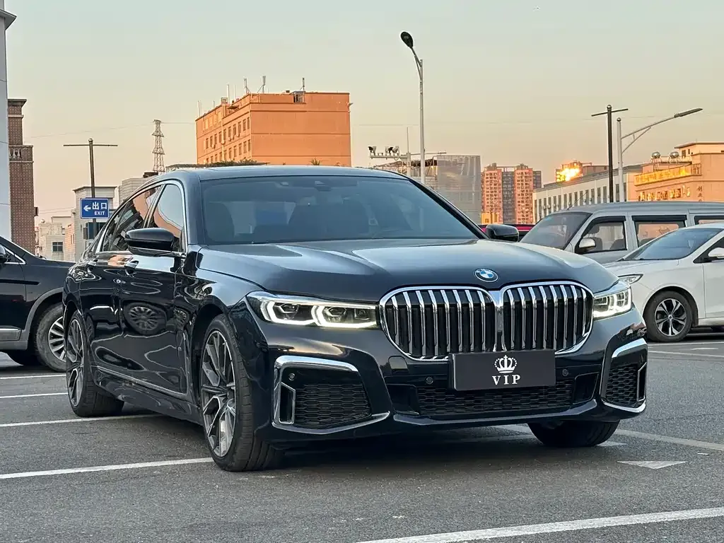 BMW 7 Series — фото 7
