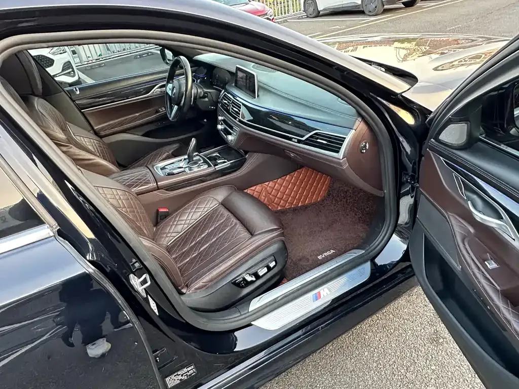 BMW 7 Series — фото 5