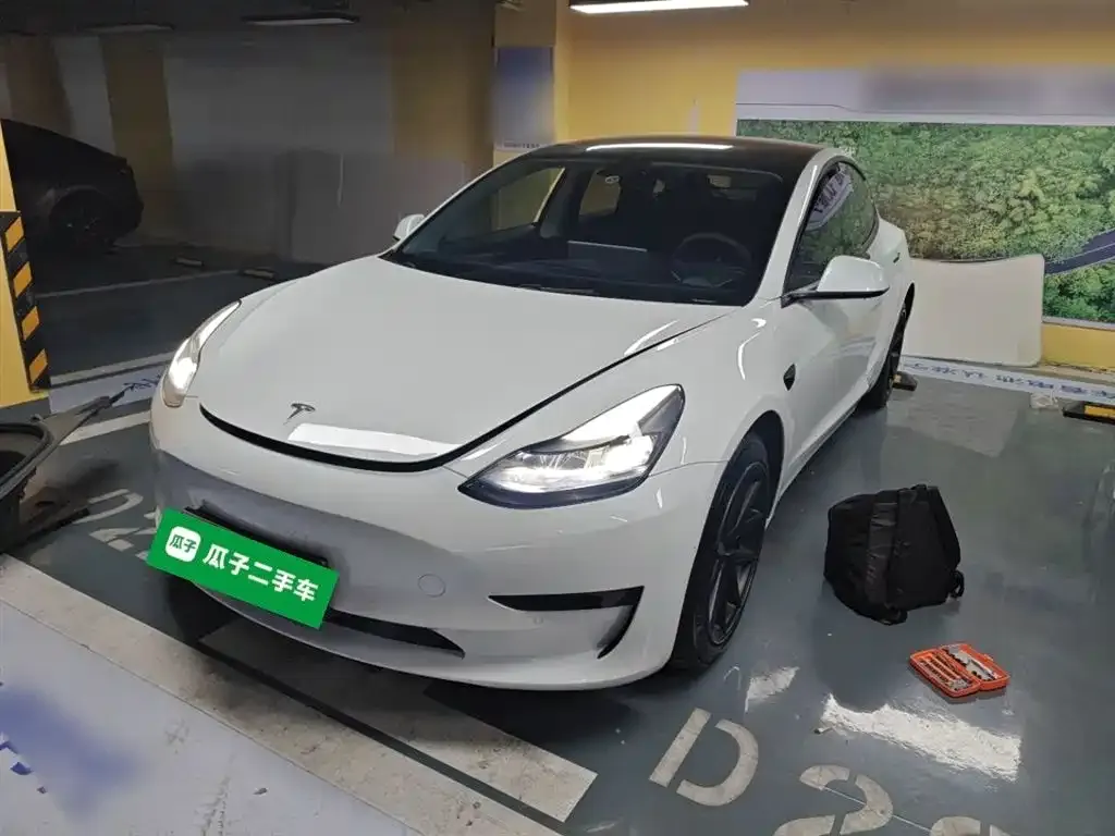 Tesla Model 3 — фото 3