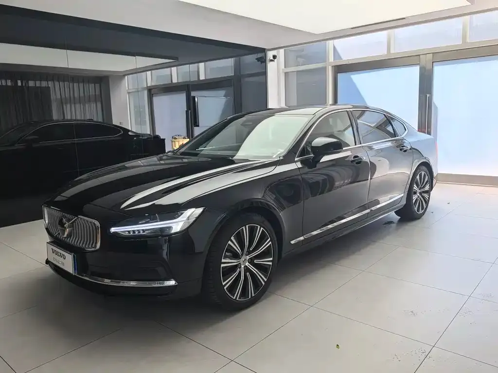 Volvo S90 — фото 1