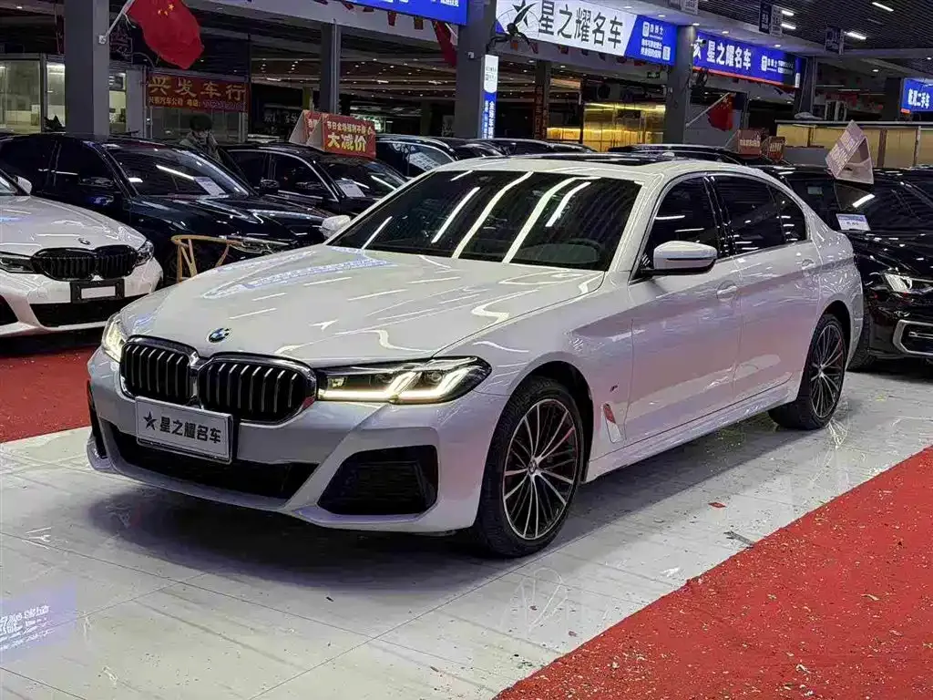 BMW 5 Series — фото 1