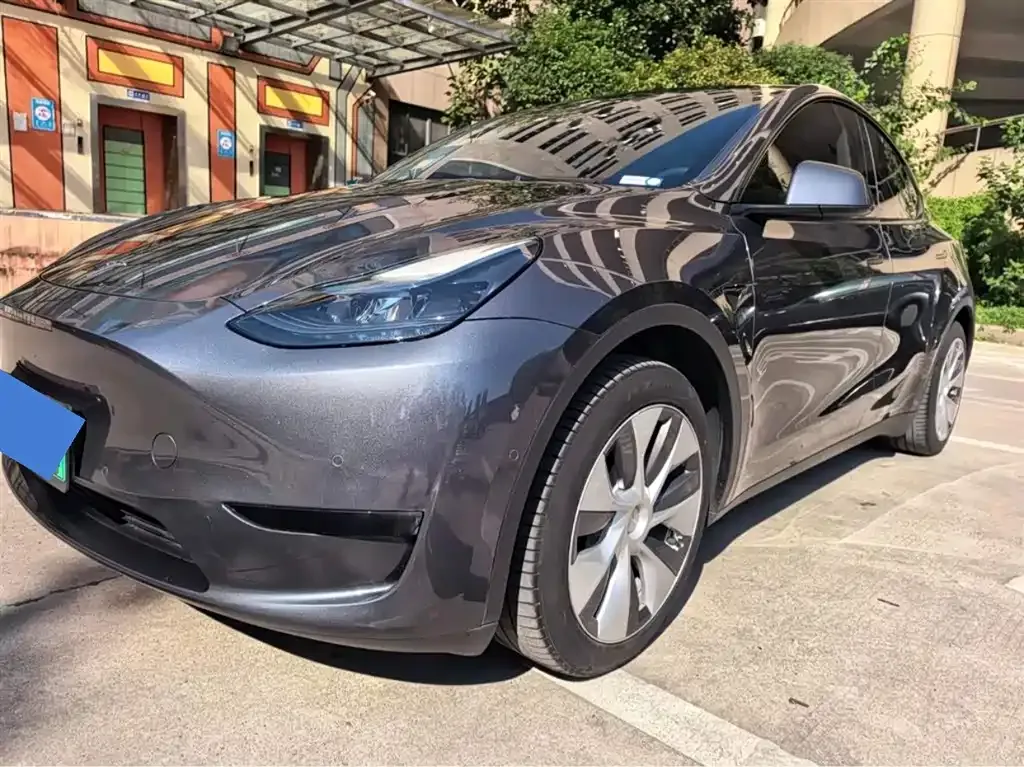Tesla Model Y — фото 7