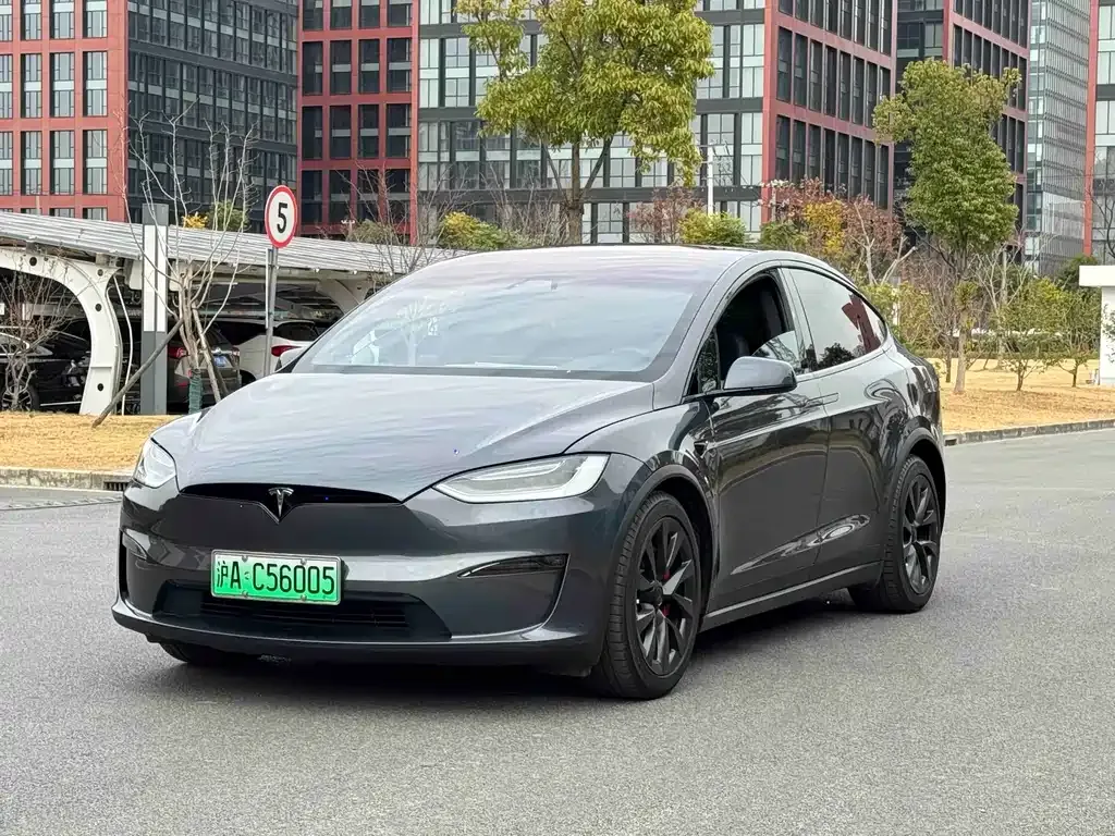 Tesla Model X — фото 1