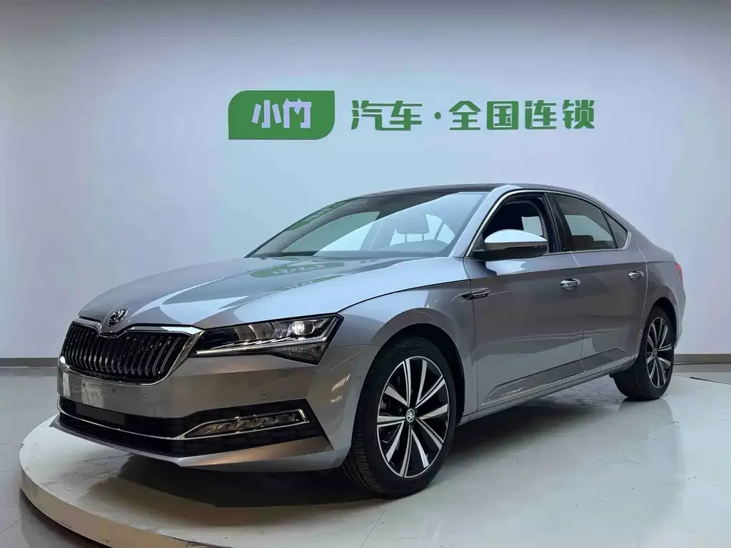 Skoda Superb — фото 1