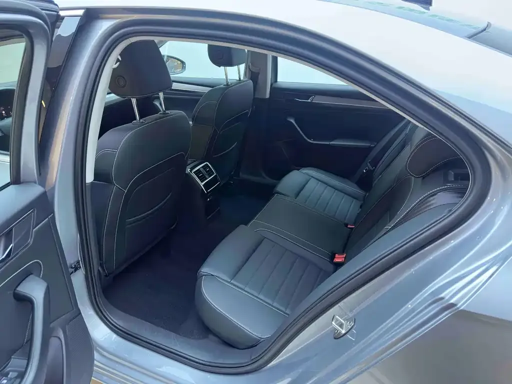 Skoda Superb — фото 6