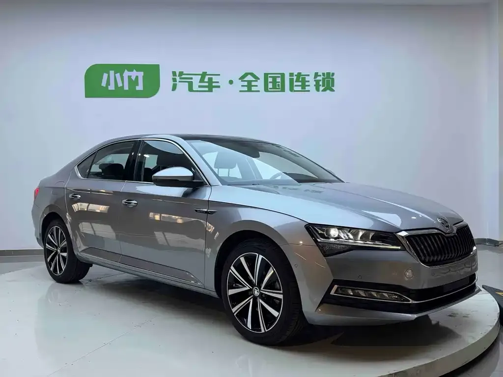 Skoda Superb — фото 8