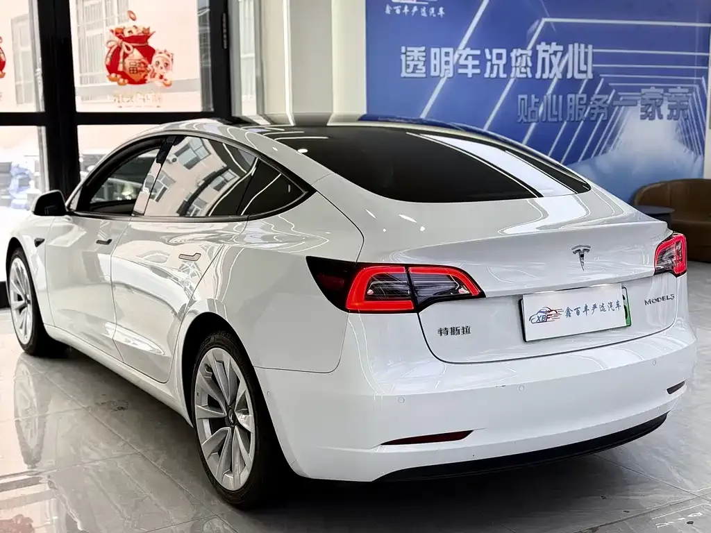 Tesla Model 3 — фото 4