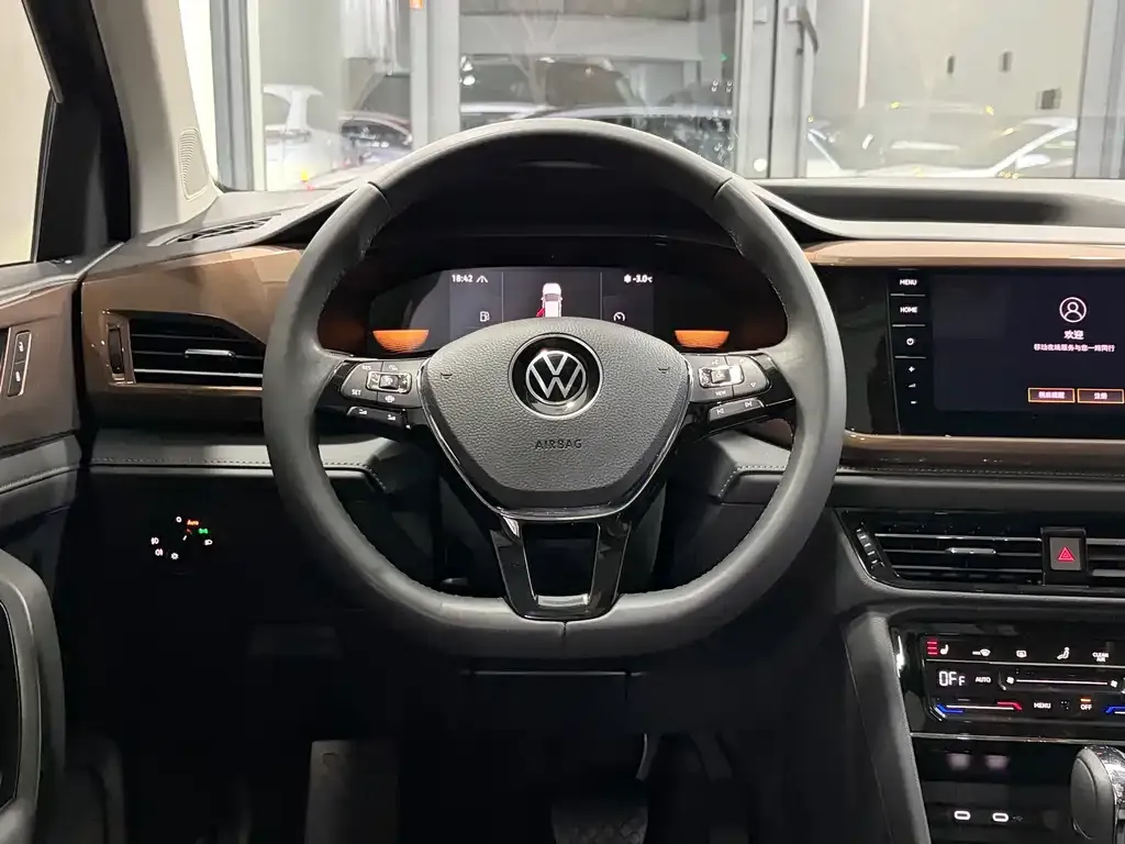 Volkswagen Tharu — фото 7