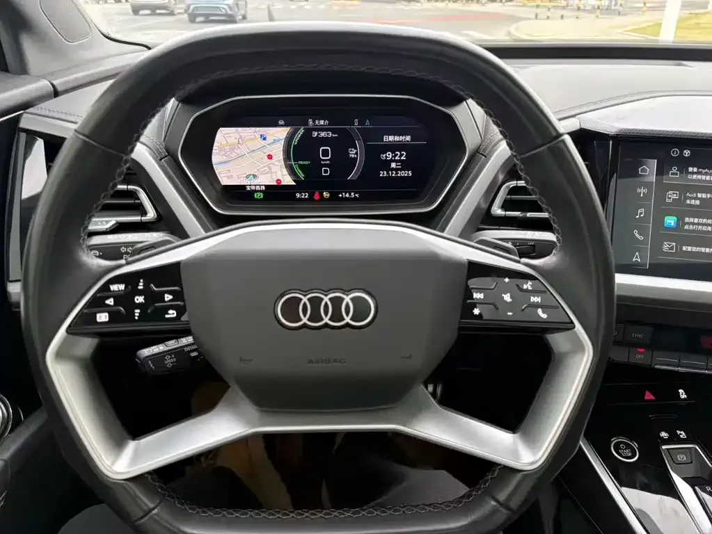 Audi Q4 e-tron — фото 3