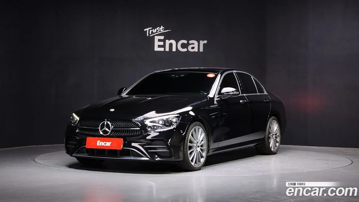 Mercedes-Benz E-Class — фото 1