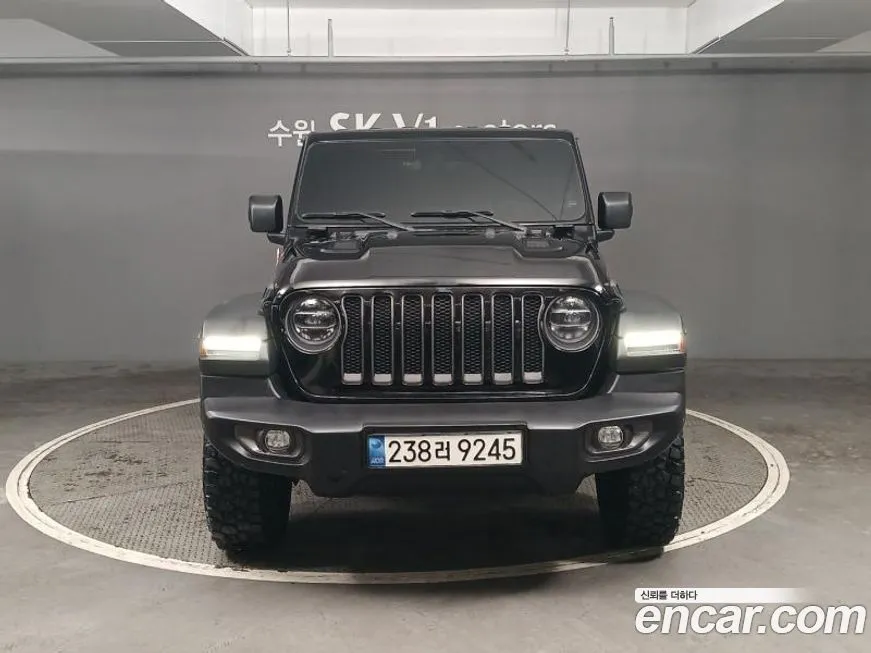 Jeep Wrangler — фото 1