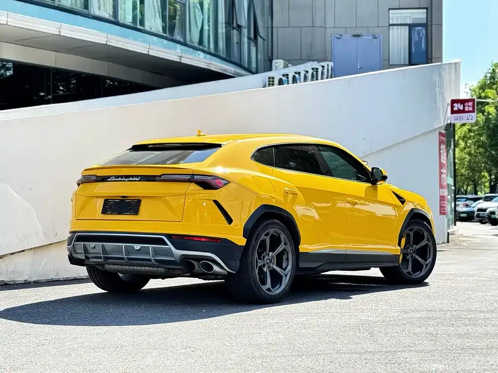 Lamborghini Urus — фото 6
