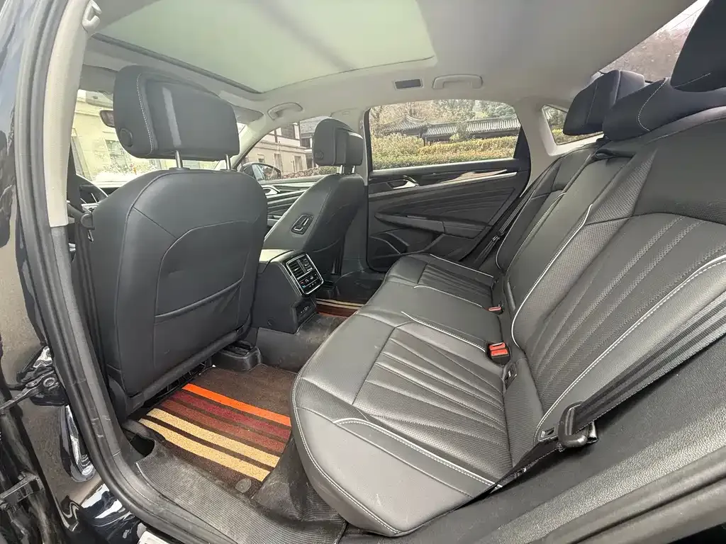 Volkswagen Passat — фото 8