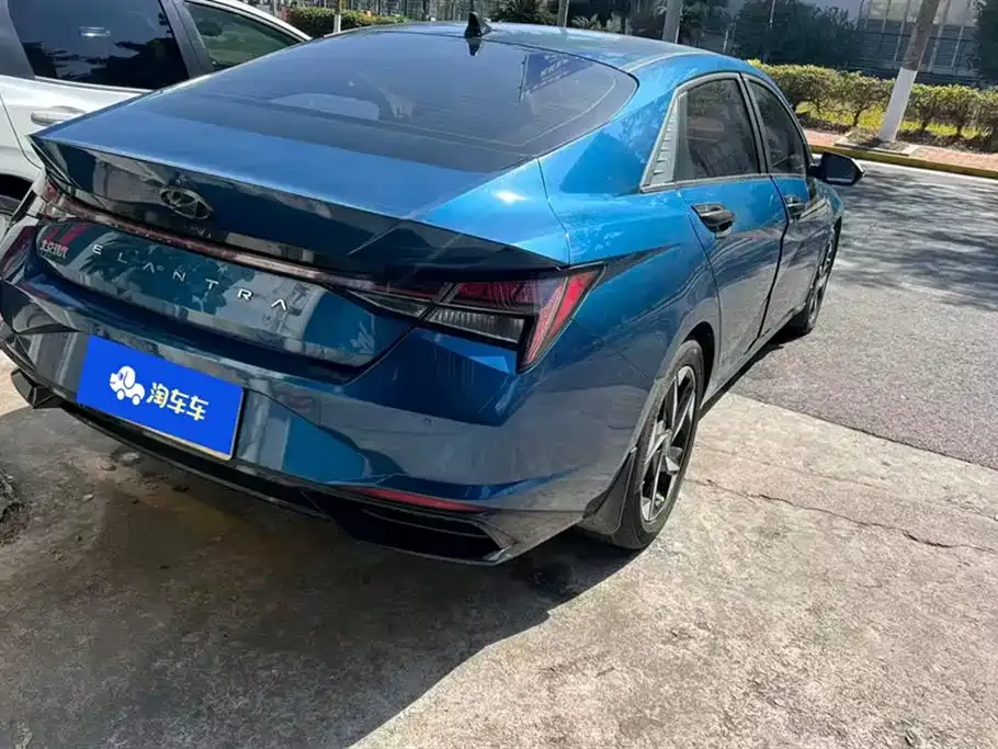 Hyundai Elantra — фото 10