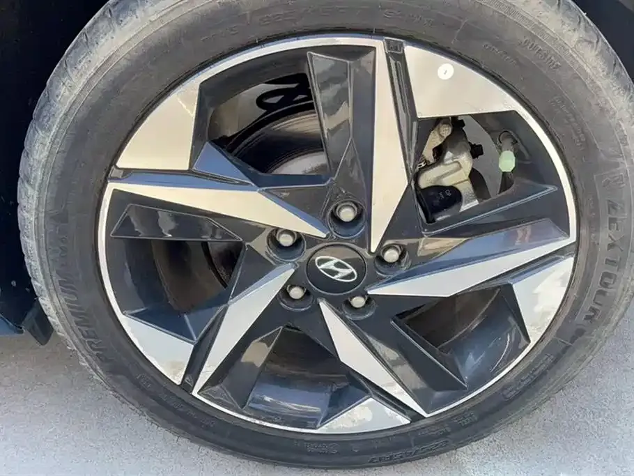 Hyundai Elantra — фото 9
