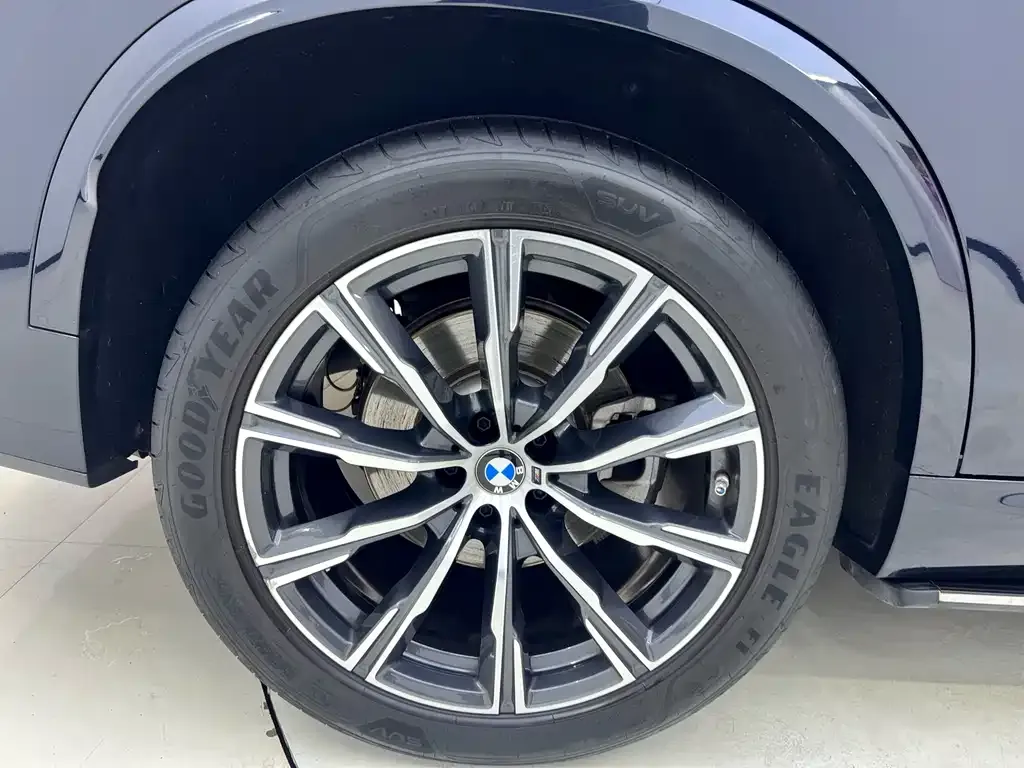 BMW X5 — фото 8