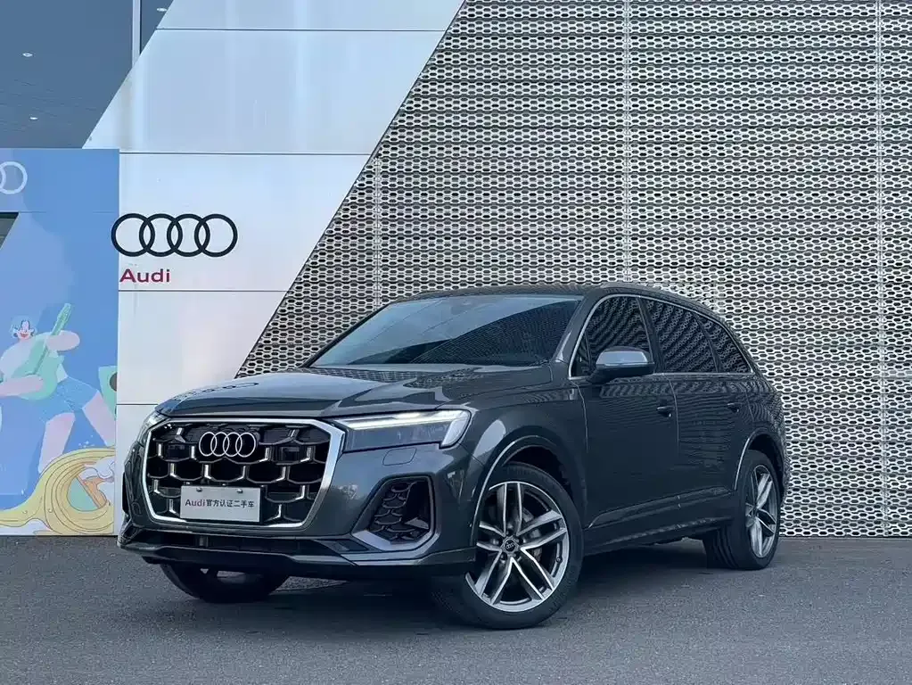Audi Q7 — фото 1