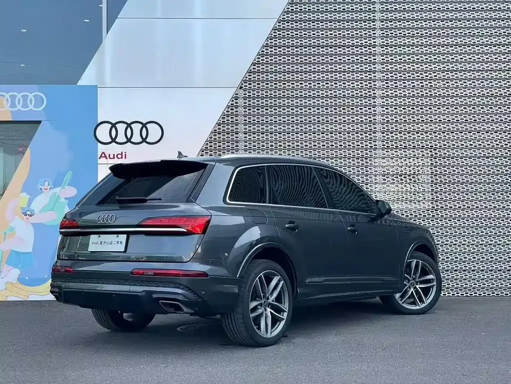 Audi Q7 — фото 8