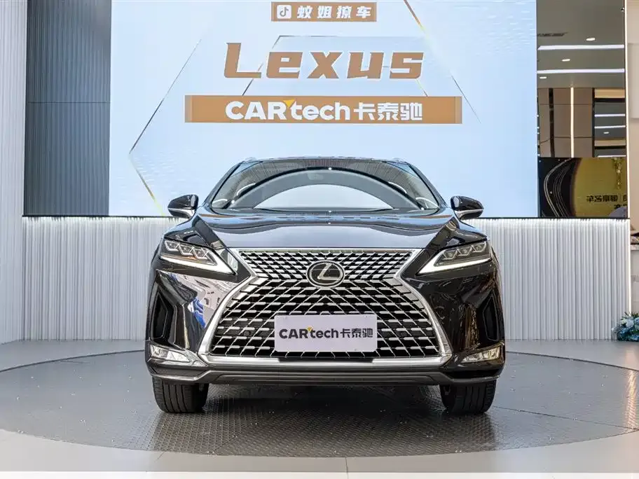 Lexus RX — фото 1