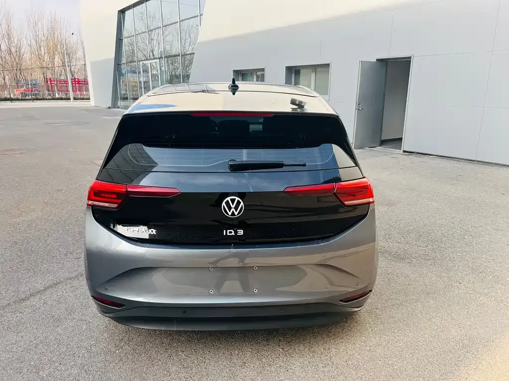 Volkswagen ID.3 — фото 10