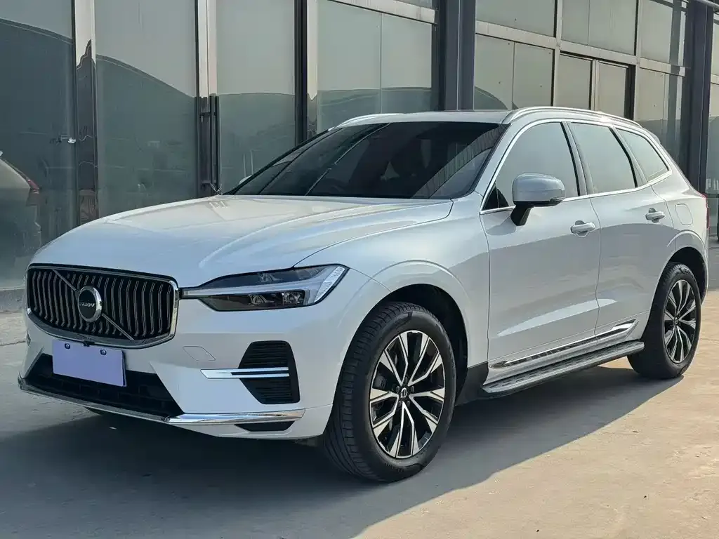 Volvo XC60 — фото 1