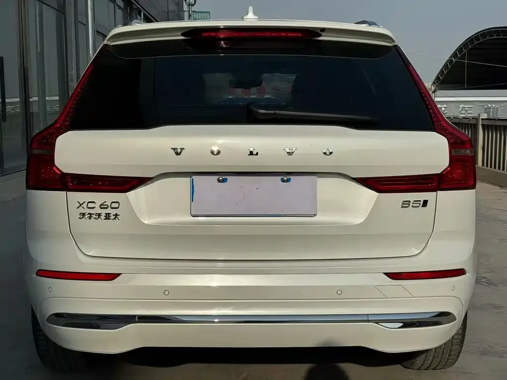 Volvo XC60 — фото 2
