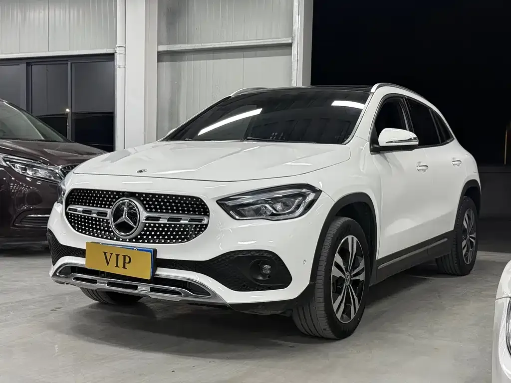 Mercedes-Benz GLA — фото 1