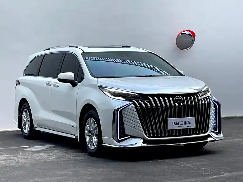 Toyota Granvia — фото 3