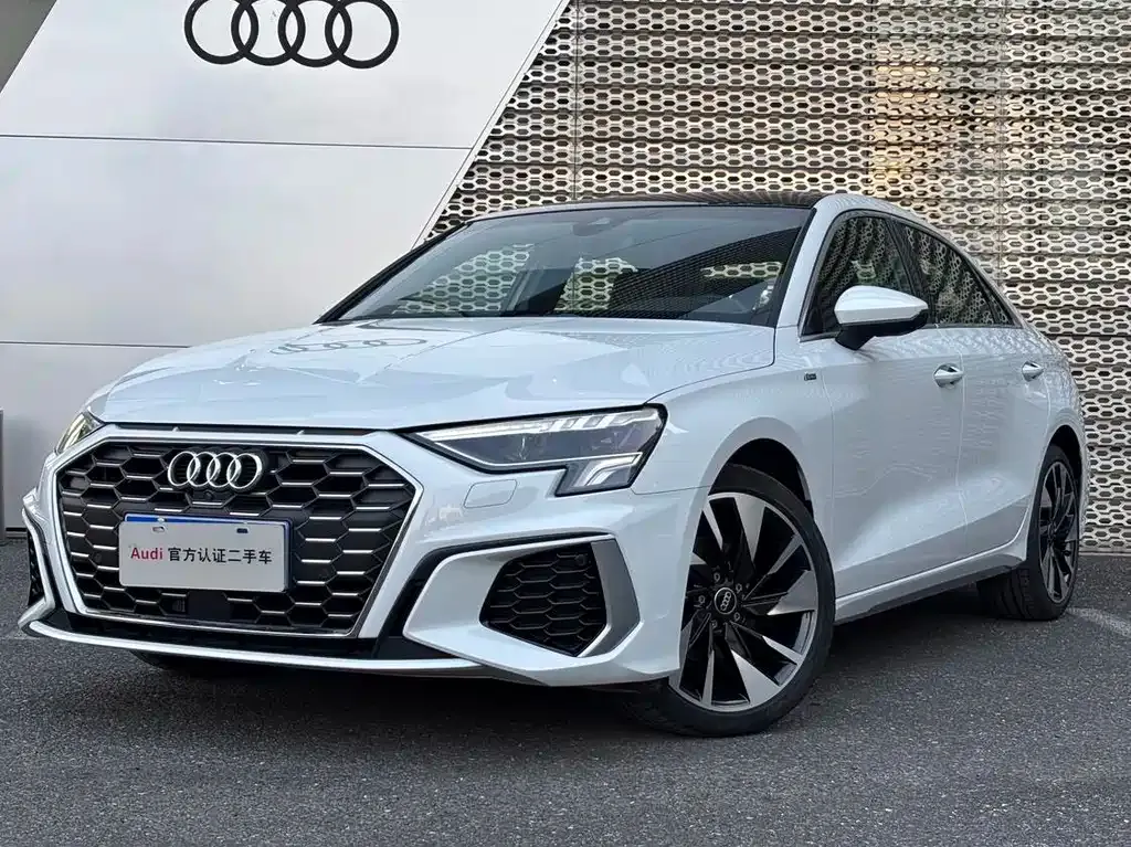 Audi A3 — фото 1