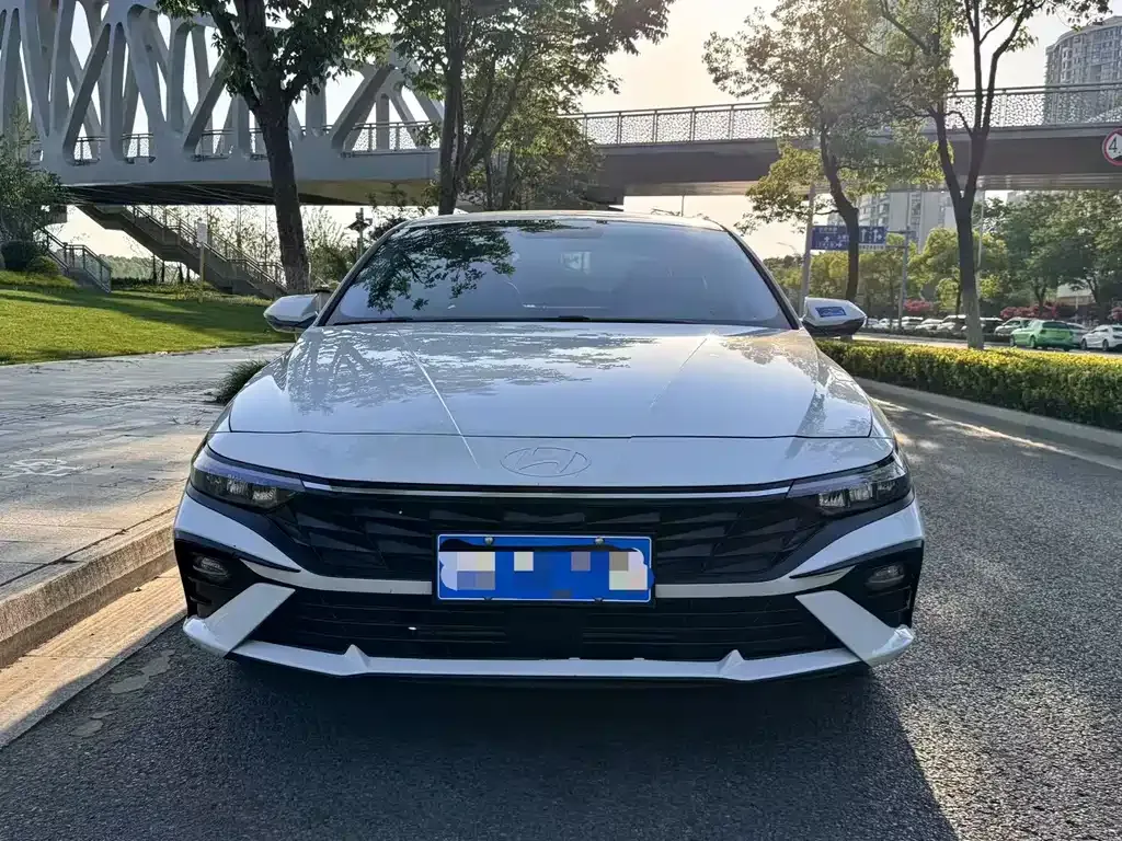Hyundai Elantra — фото 4