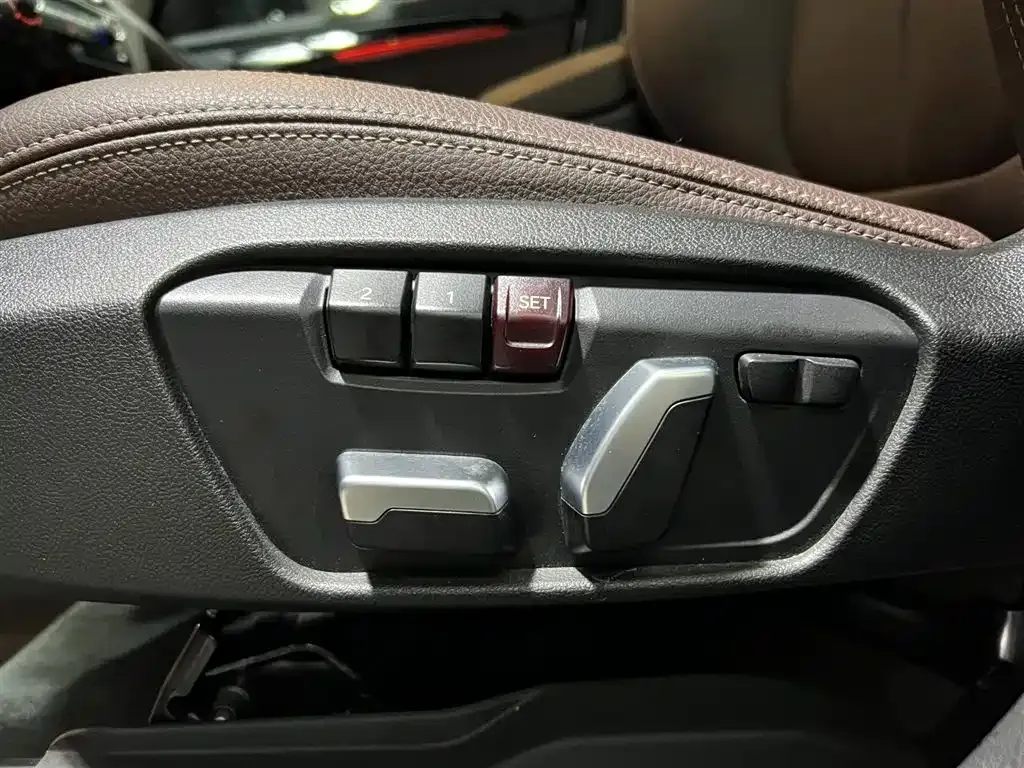 BMW X1 — фото 10