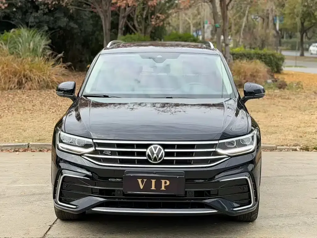 Volkswagen Tiguan L — фото 2