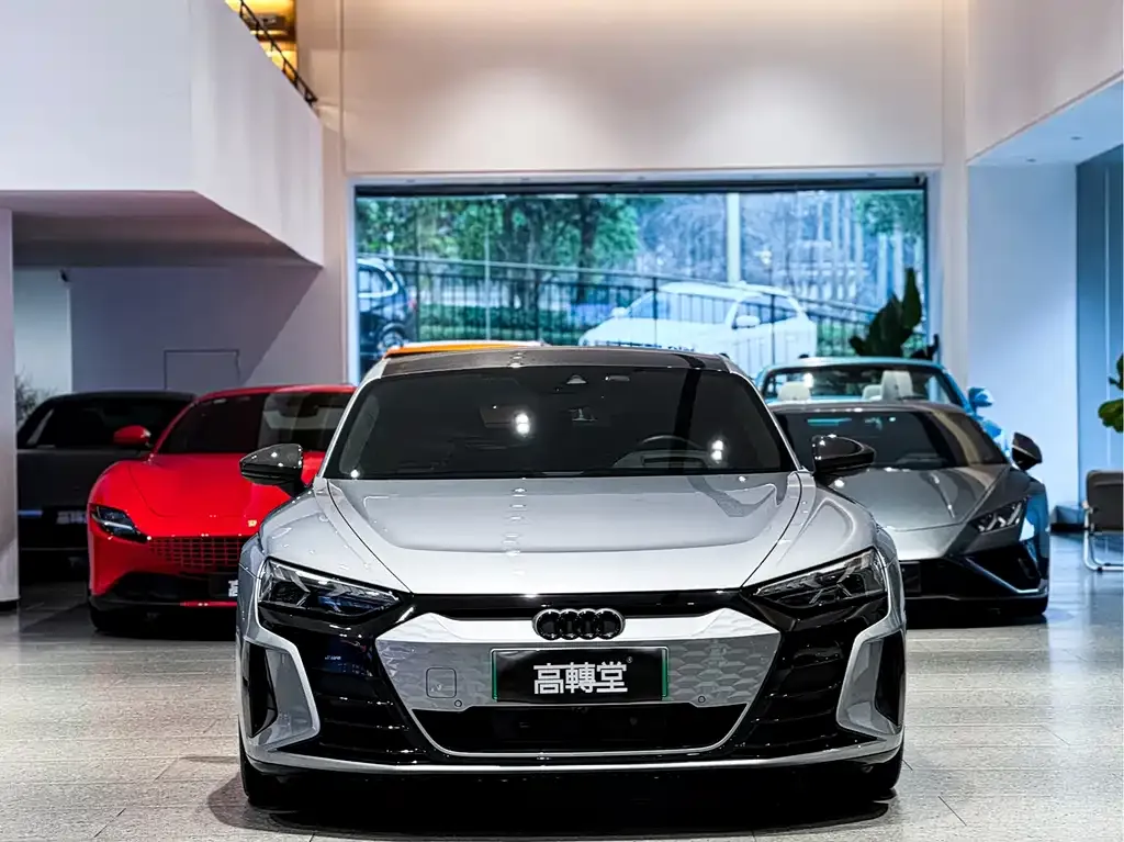 Audi RS e-tron GT — фото 6