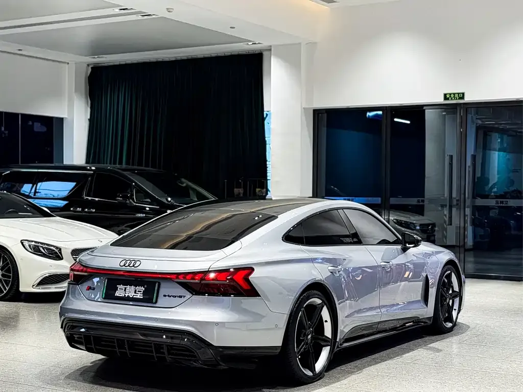 Audi RS e-tron GT — фото 2