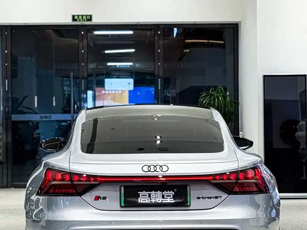 Audi RS e-tron GT — фото 4