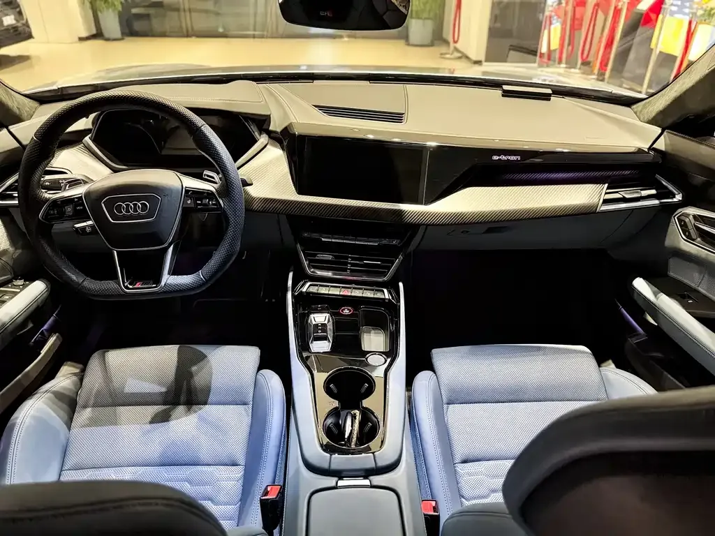 Audi RS e-tron GT — фото 9