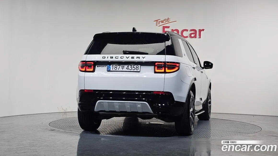 Land Rover Discovery Sport — фото 2