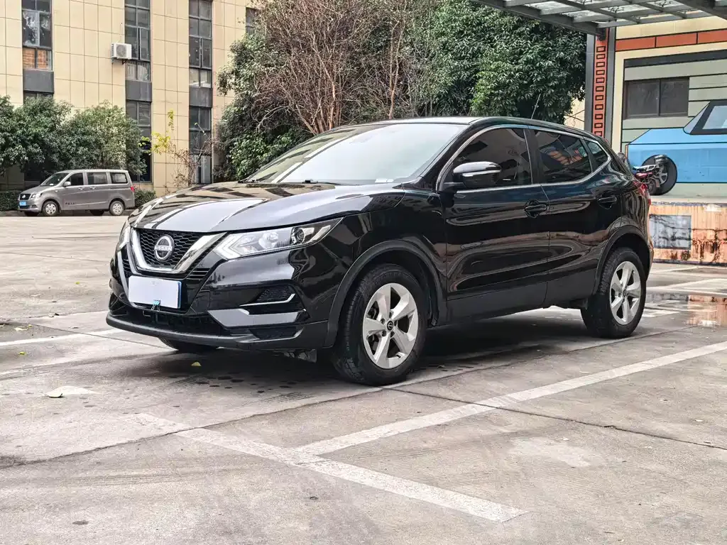 Nissan Qashqai — фото 1