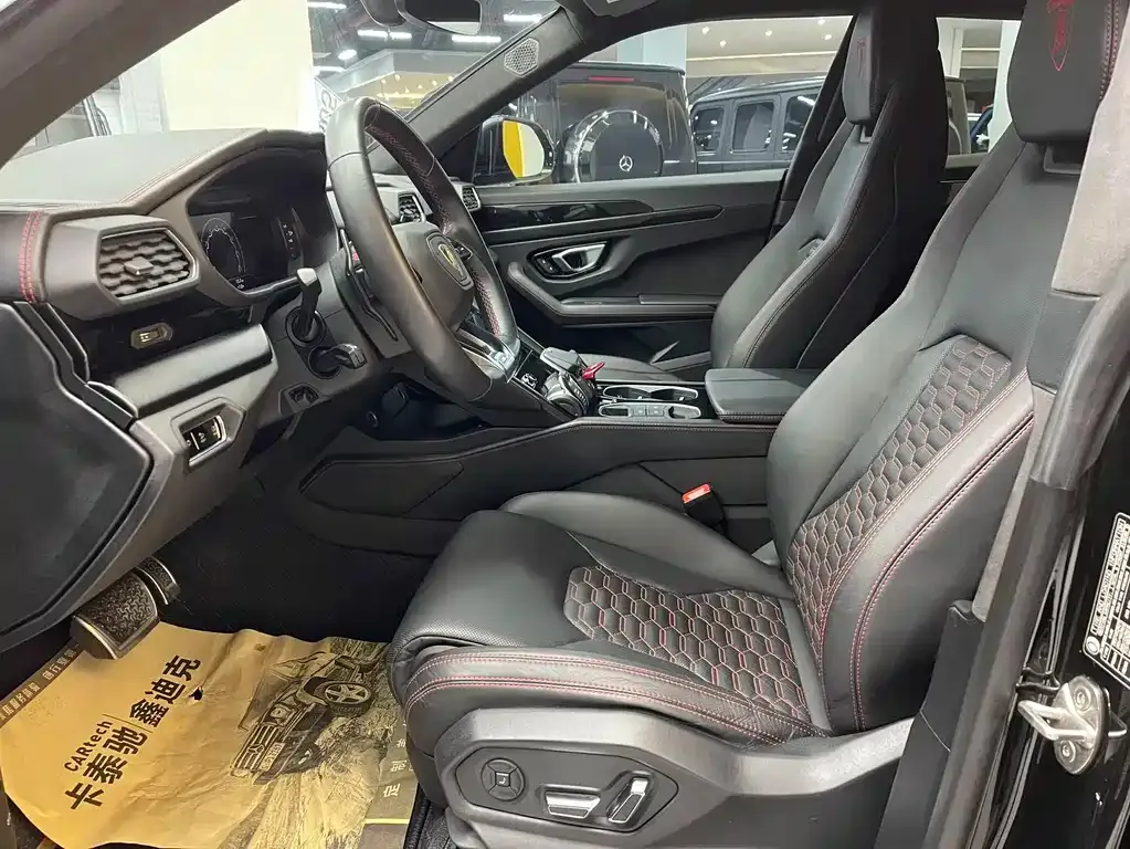 Lamborghini Urus — фото 9