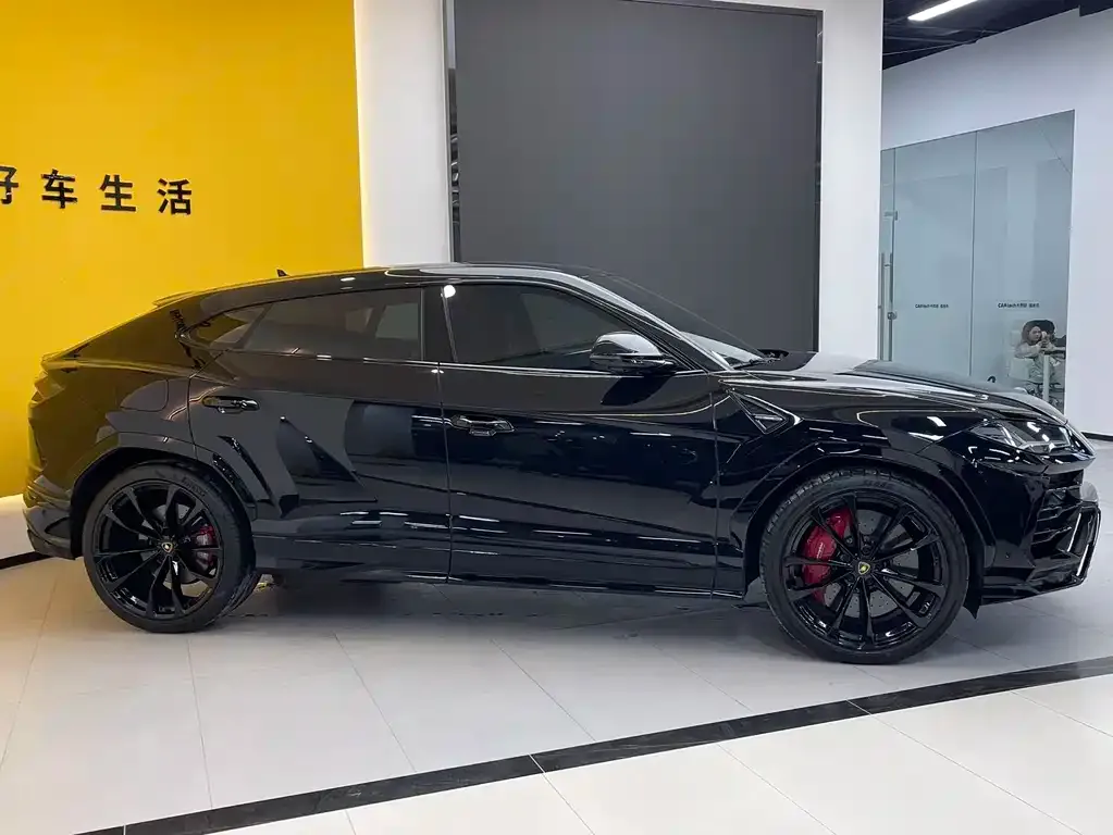 Lamborghini Urus — фото 10