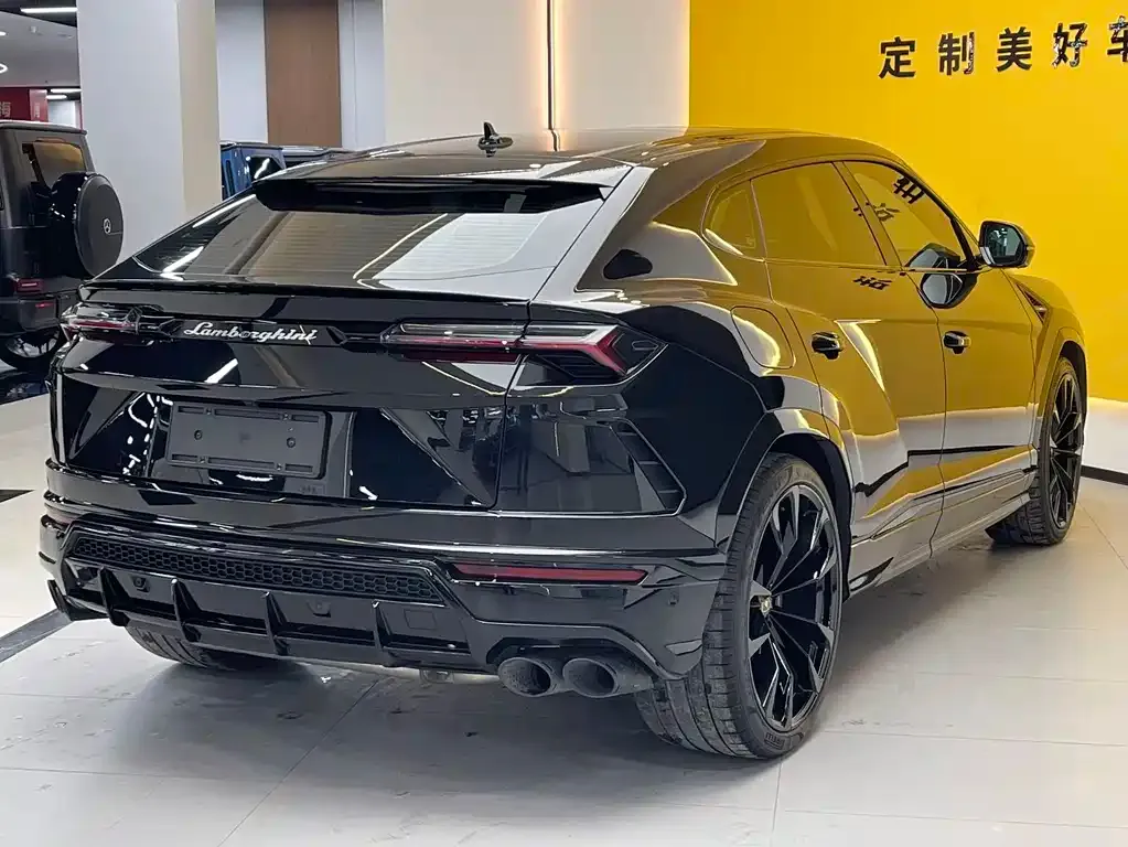 Lamborghini Urus — фото 8