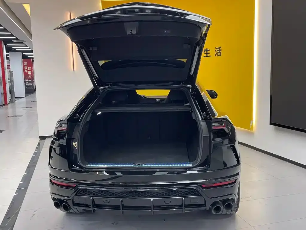 Lamborghini Urus — фото 3