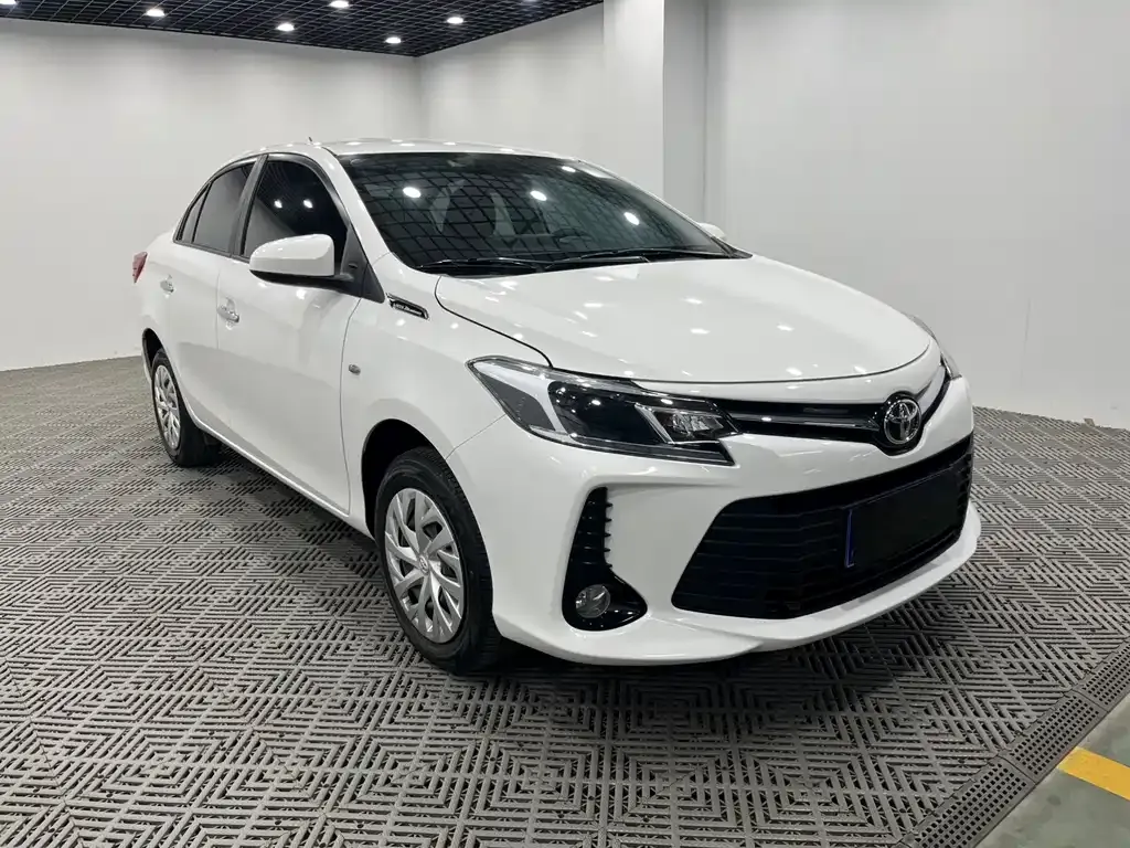 Toyota Vios — фото 2