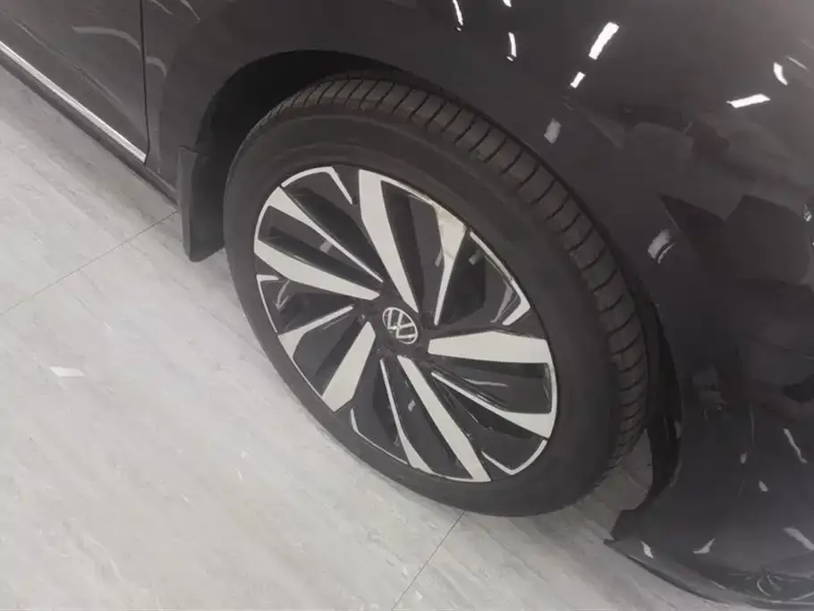 Volkswagen Passat — фото 8