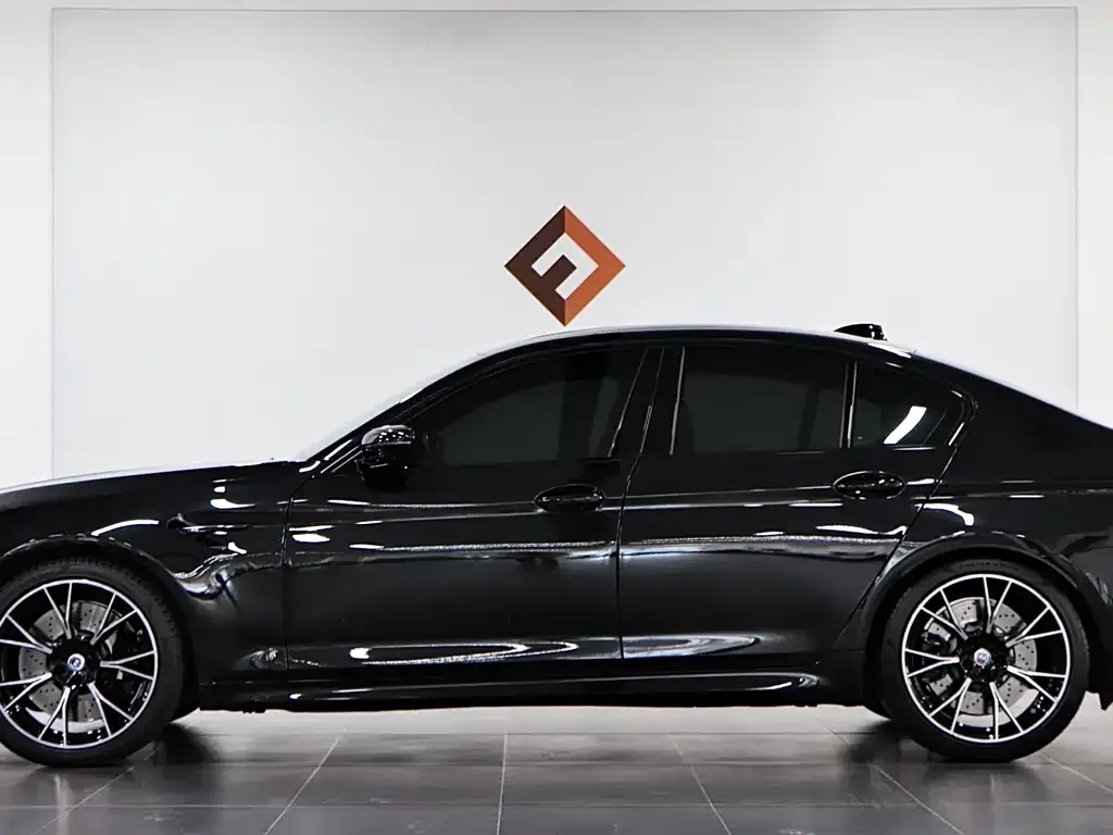 BMW M5 — фото 10