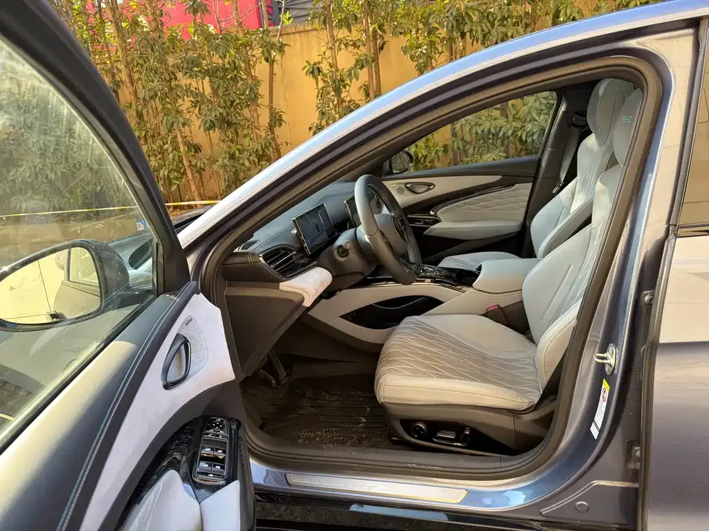 BYD Seal — фото 6