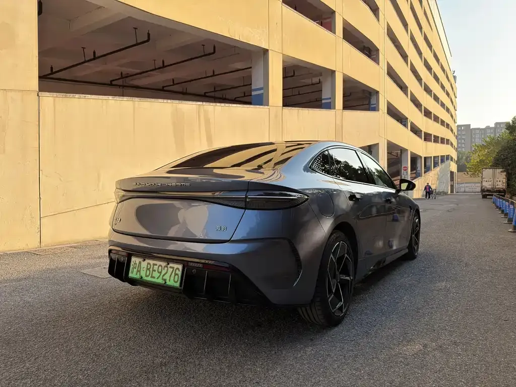 BYD Seal — фото 9